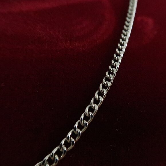 Sexy Red Velvet Clutch Wallet with Silver Tone Hardware and Cute Chain Brandless - Picture 4 of 10